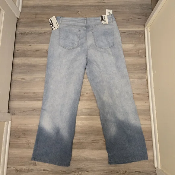 Super Distressed Trendy And Bold  Wide Leg Jeans Size 20 - Picture 7 of 8